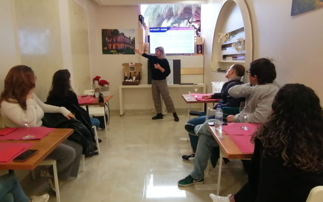 Estudantes da Licenciatura em Gestão do Turismo em visita técnica à Enoport Wines