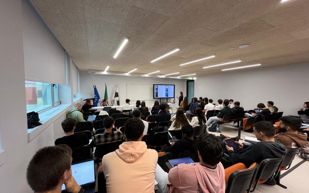 “Quero um Emprego: Como procurar e conseguir?” – Estratégias para o Sucesso Académico